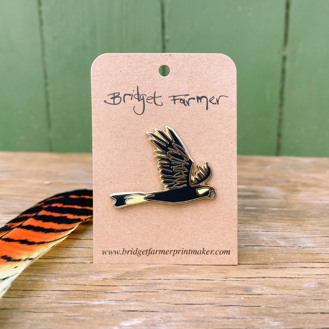 Yellow-tailed Cockatoo in Flight - Enamel Pin