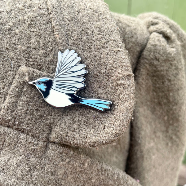 Superb Fairywren In Flight - Enamel Pin